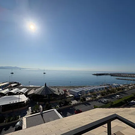 La Gemma Fronte Mare Apartment *