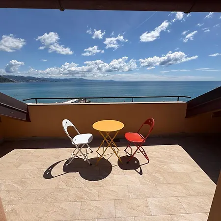 Apartment La Gemma Fronte Mare Arenzano